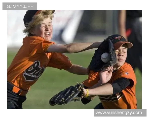 踢足球时的悲剧瞬间与意外事故引发的深思与反思